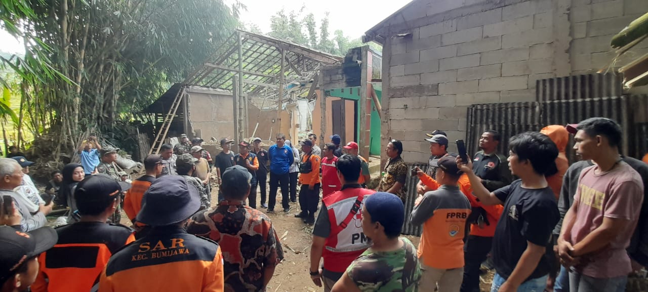 Tanah Bergerak di Bumijawa, Kabupaten Tegal: Satu Rumah Rusak Berat, Warga  Mengungsi || Website Resmi BPBD Kabupaten Tegal